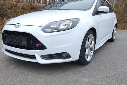 Ford Focus 177.500 km 8.499 &euro; Kalefeld 37590