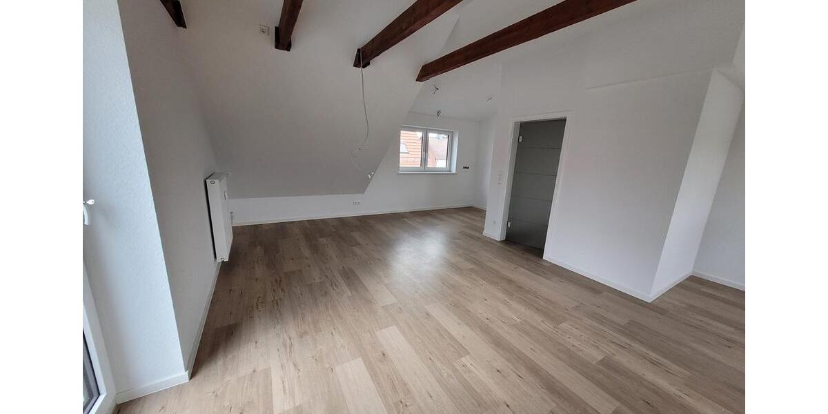 Dachgeschoßwohnung Rosdorf - 2 Zimmer, 75 m&sup2;, 890&euro; | Angebot:25613476