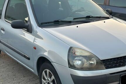 Renault Clio 181.400 km 800 &euro; Göttingen 37077