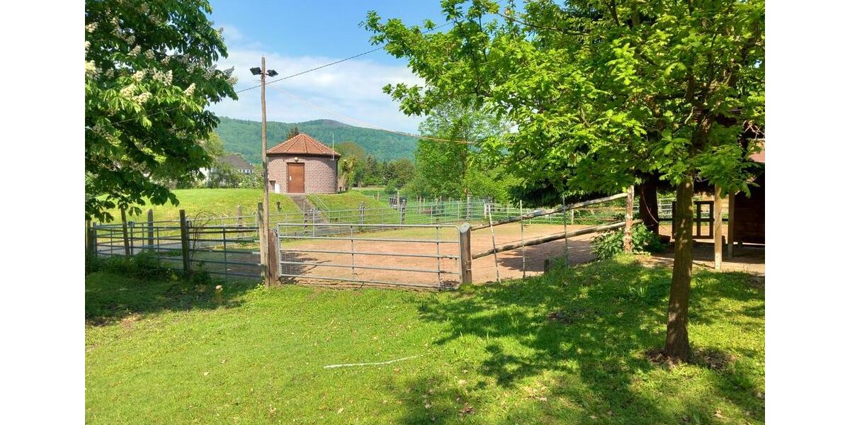 Charaktervoller Resthof in traumhafter Lage 7 zimmer