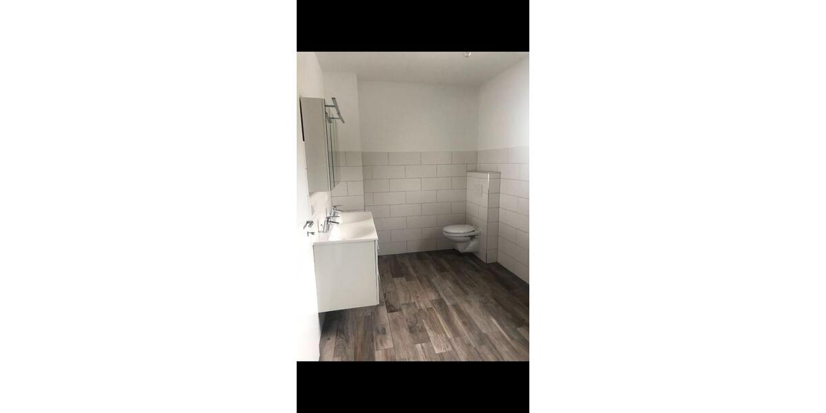 Etagenwohnung Northeim - 4 Zimmer, 135 m&sup2;, 1.250&euro; | Angebot:25505838