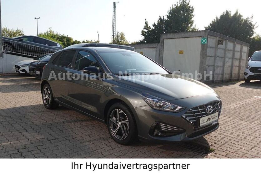 i30