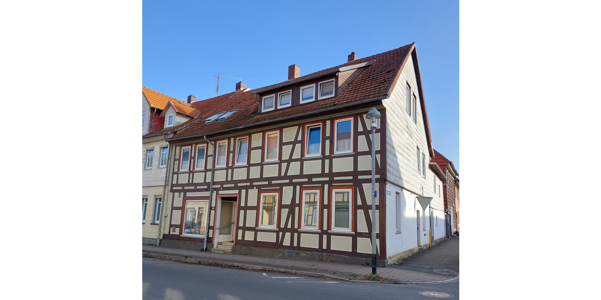 Einfamilienhaus Dransfeld - 11.5 Zimmer, 325 m&sup2;, 469.000&euro; | Angebot:26001518