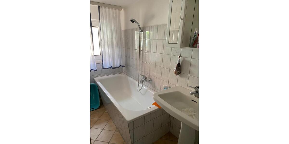 Doppelhaushälfte Wesertal - 9 Zimmer, 128 m&sup2;, 650&euro; | Angebot:24688572