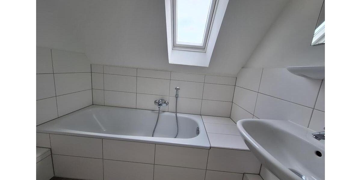 Dachgeschoßwohnung Northeim - 3 Zimmer, 59 m&sup2;, 430&euro; | Angebot:26426424
