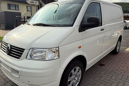 VW T5 Transporter 199.000 km 5.490 € Uder 37318