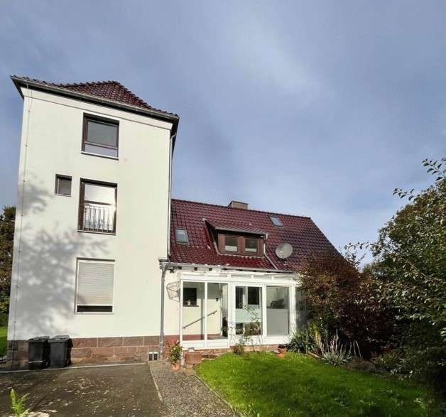 Haus zum Kaufen in Adelebsen 285.000 € 234 m²