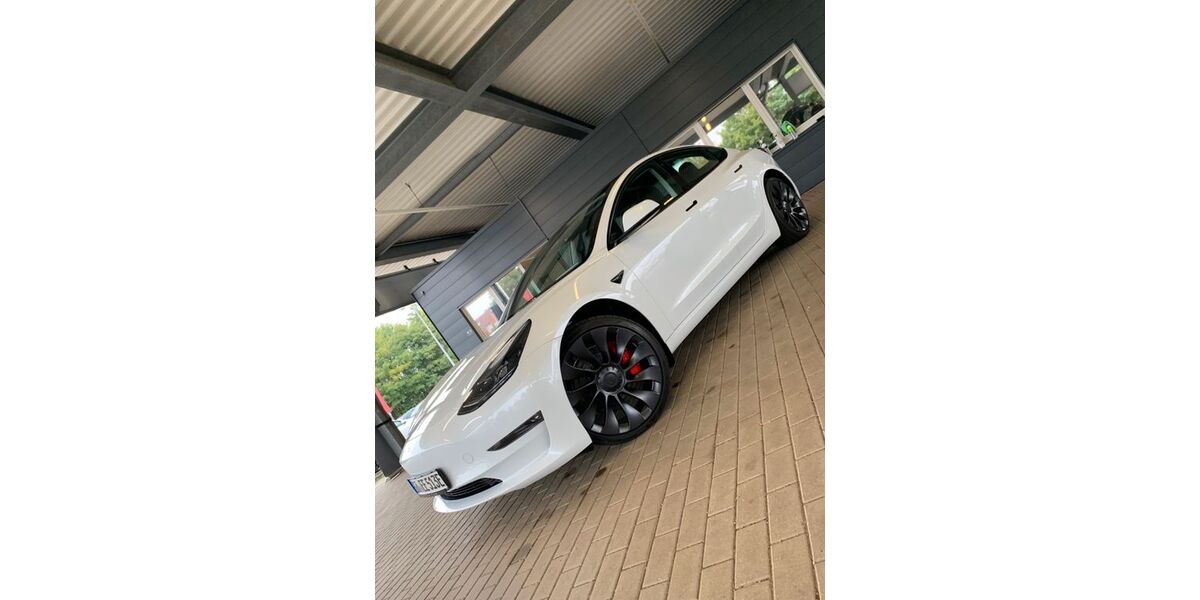 Tesla Model 3 13.990 km 44.890 € Beienrode bei Göttingen 37130