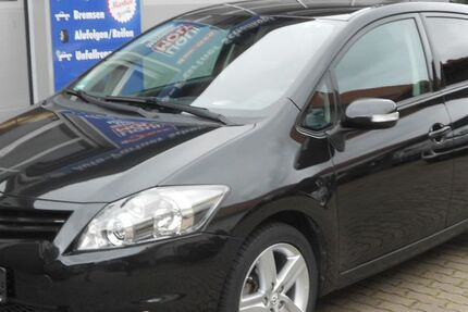 Toyota Auris 33.000 km 9.450 € Bodensee bei Göttingen 37434
