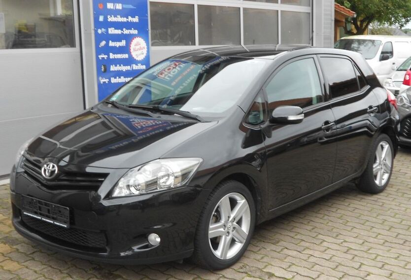 Toyota Auris 33.000 km 9.450 € Bodensee bei Göttingen 37434