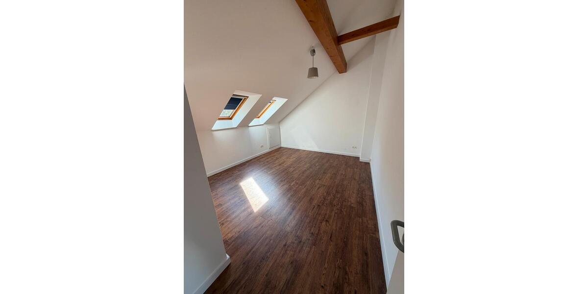 Dachgeschoßwohnung Göttingen Oststadt - 2.5 Zimmer, 74 m&sup2;, 1.140&euro; | Angebot:26357086