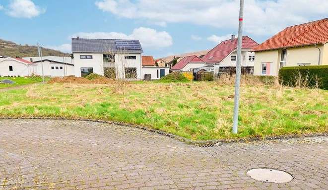 Grundstück zu verkaufen in Dassel 38.500 € 741 m²