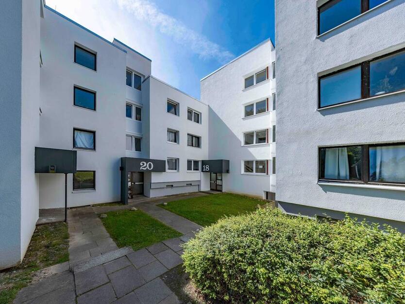 Geräumige 1-Zimmer-Wohnung mit großem Balkon in ruhiger, gut angebundener Lage! zimmer
