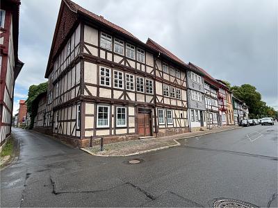 ROHDIAMANT WARTET AUF VEREDELUNG