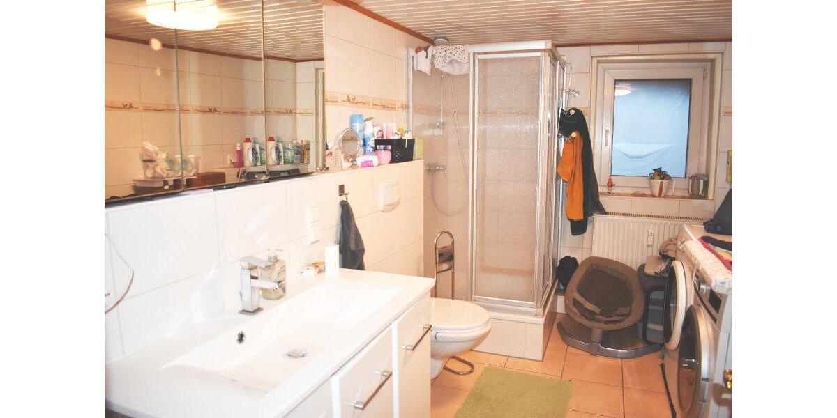 Etagenwohnung Rosdorf - 6 Zimmer, 127 m&sup2;, 1.050&euro; | Angebot:26420468
