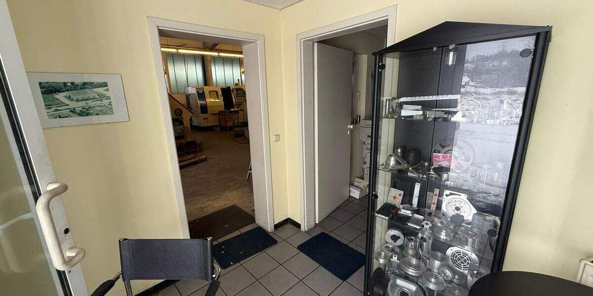 Betriebs- und Produktionsgebäude zu verkaufen zimmer