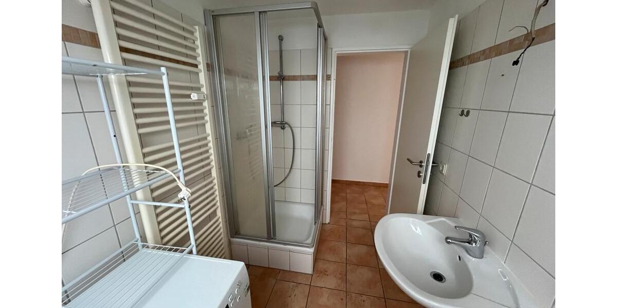Sonnige und ruhige DG-Wohnung in Groß-Ellershausen 3 zimmer