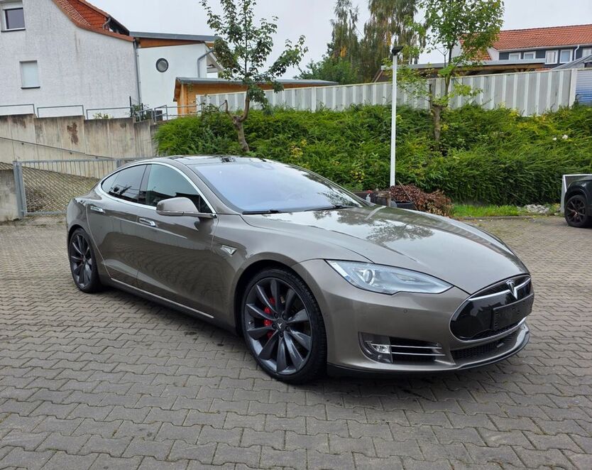 Tesla Model S 267.000 km 23.000 € Gieboldehausen 37434