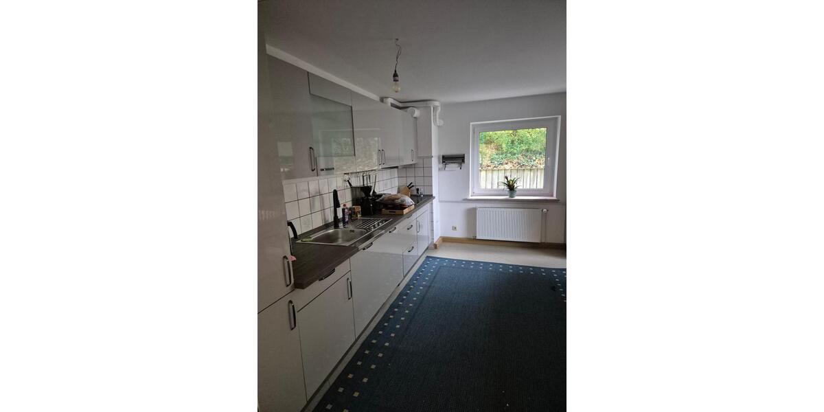 3-Zimmer-Wohnung 118 m², renoviert, EBK, Bad, Flur, Lenglern 3 zimmer