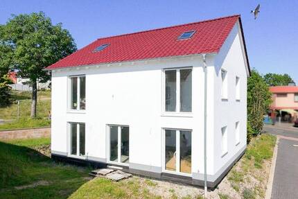 Haus Niedernjesa Niedernjesa - 8 Zimmer, 220 m&sup2;, 694.000&euro; | Angebot:26192134