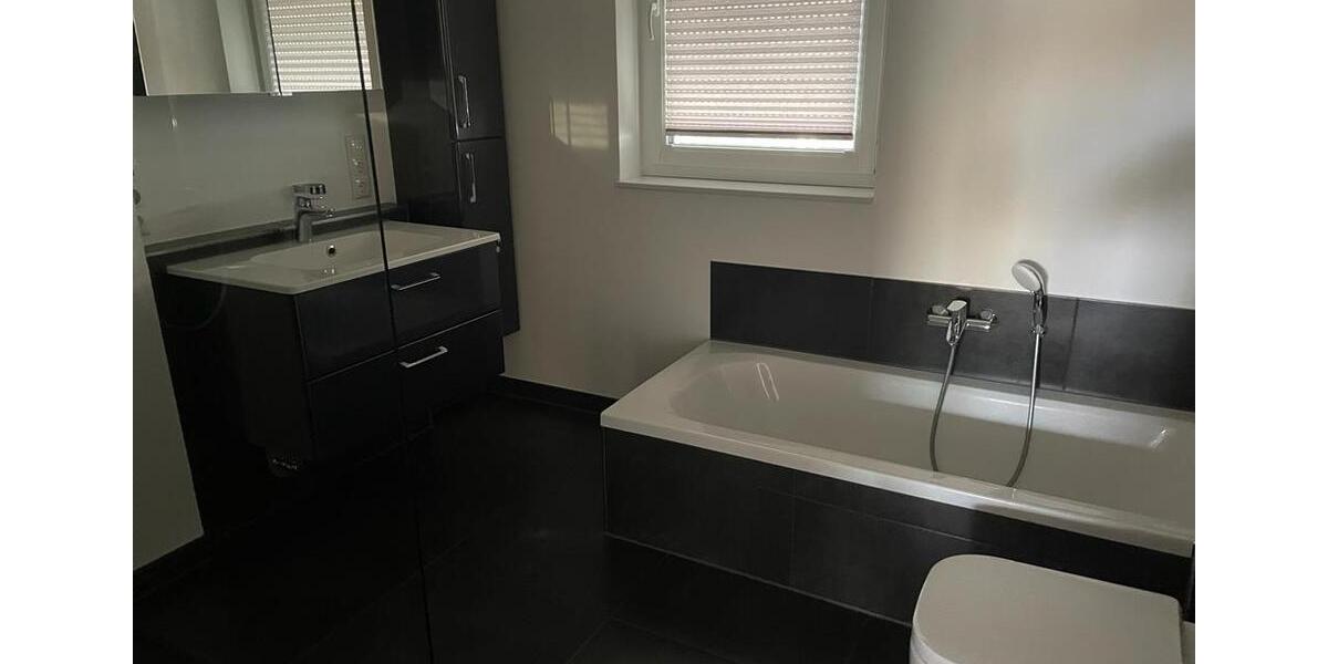 Dachgeschoßwohnung Bovenden - 3 Zimmer, 81 m&sup2;, 970&euro; | Angebot:26403845