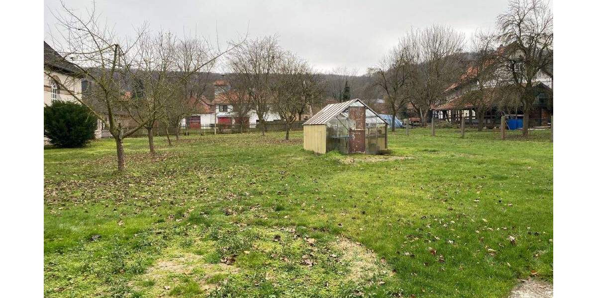 Mehrfamilienhaus mit extra Baugrundstück 4.208 m² in Bovenden-Reyershausen 1 zimmer
