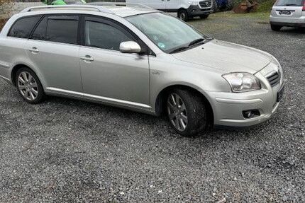 Toyota Avensis 260.000 km 1.999 € Bovenden 37120