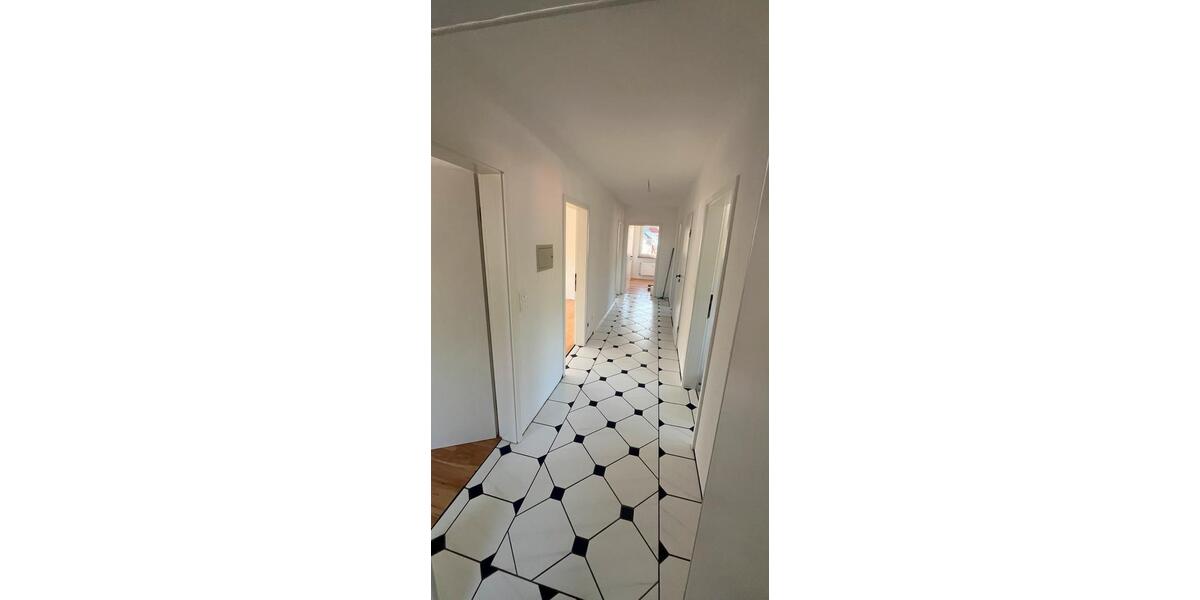 Dachgeschoßwohnung Rosdorf - 4 Zimmer, 83 m&sup2;, 750&euro; | Angebot:26350800