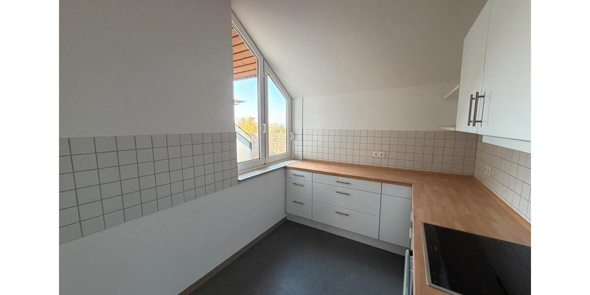 Dachgeschoßwohnung Göttingen Oststadt - 2.5 Zimmer, 74 m&sup2;, 1.140&euro; | Angebot:26357086