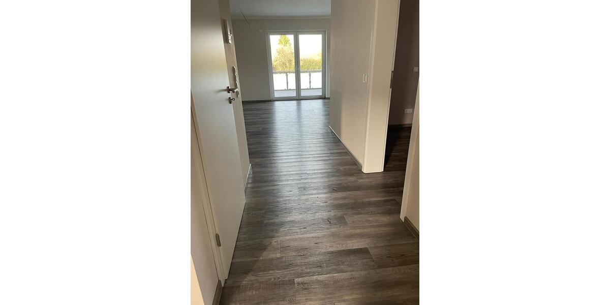 Dachgeschoßwohnung Bovenden - 3 Zimmer, 81 m&sup2;, 970&euro; | Angebot:26403845