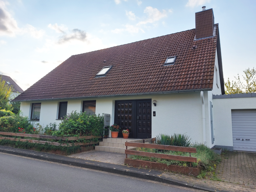 Haus zum Kaufen in Bovenden 379.000 € 193 m²