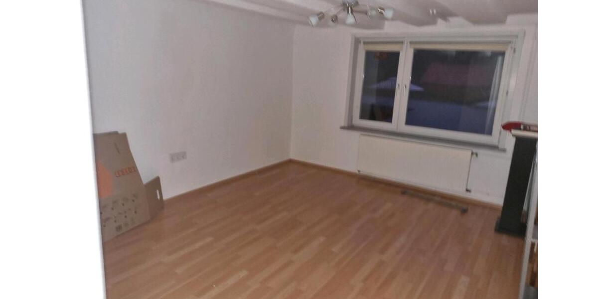 Etagenwohnung Dransfeld - 9 Zimmer, 146 m&sup2;, 1.050&euro; | Angebot:26183814
