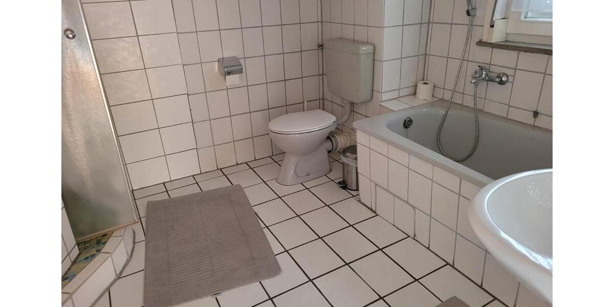 Einfamilienhaus Wesertal - 8 Zimmer, 220 m&sup2;, 185.000&euro; | Angebot:26023084