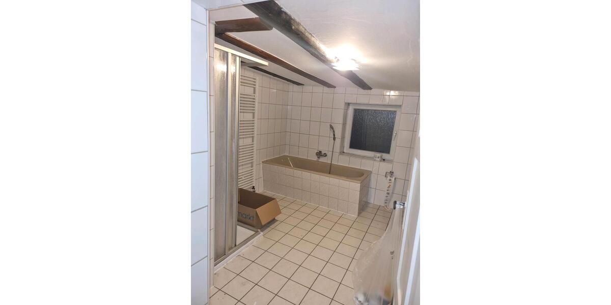 Etagenwohnung Dransfeld - 9 Zimmer, 146 m&sup2;, 1.050&euro; | Angebot:26183814