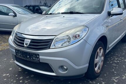 Dacia Sandero 102.000 km 1.700 &euro; Göttingen 37081