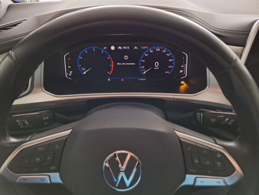 VW T-Roc 17.500 km 31.500 € Dassel 37586