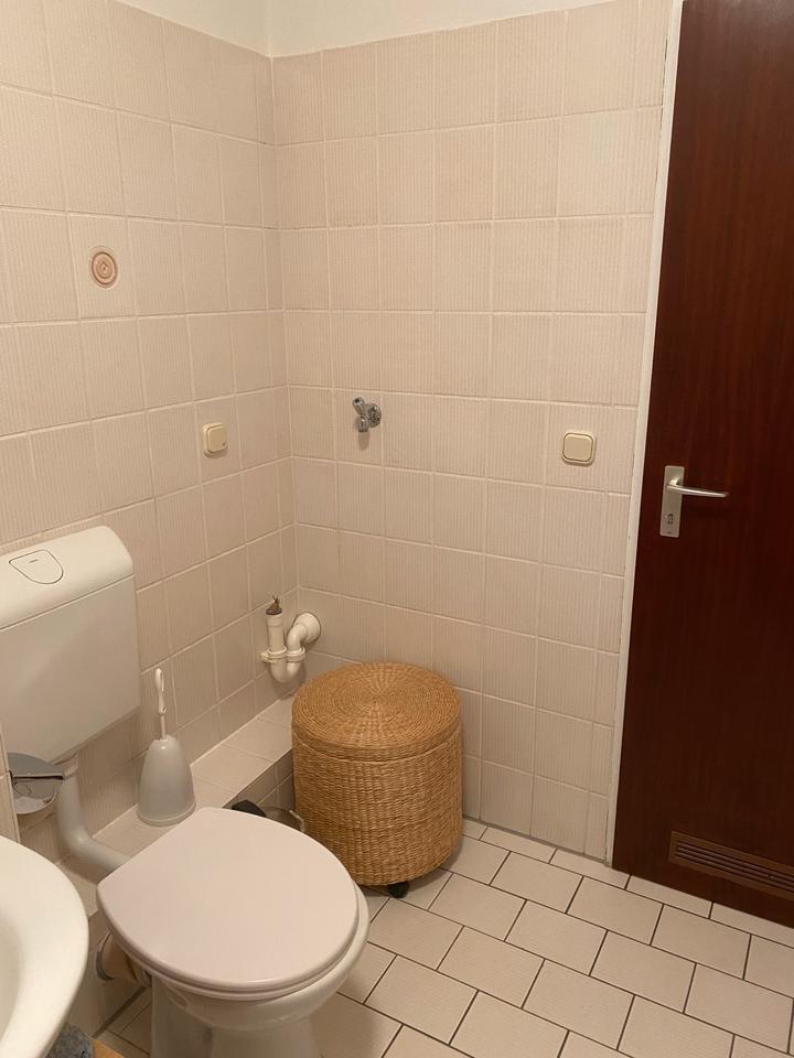 2 Zi, Einbauküche, Bad, Balkon Ostviertel