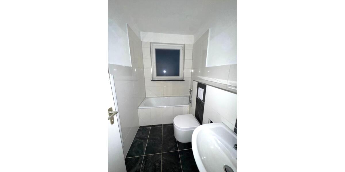 Moderne Wohnung mit Einbauküche und Balkon in Uni-Nähe! 2 zimmer