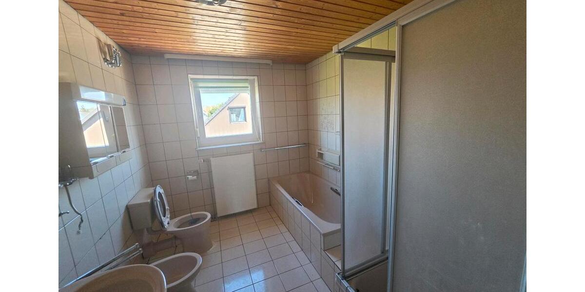 Dachgeschoßwohnung Dransfeld - 3 Zimmer, 94 m&sup2;, 800&euro; | Angebot:26272820
