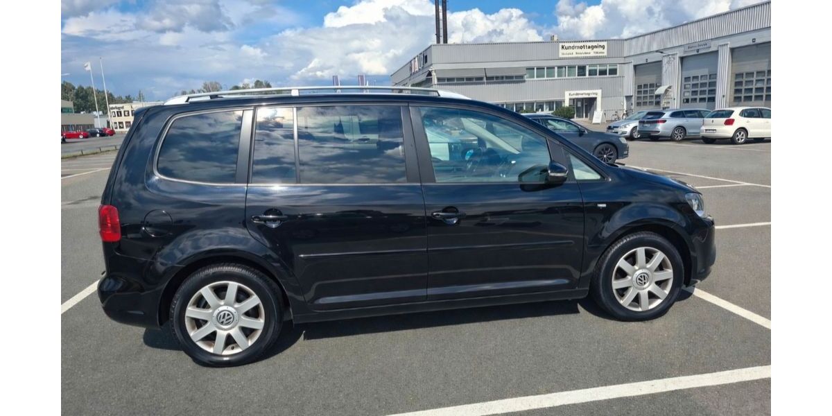 VW Touran 248.000 km 6.999 &euro; Friedland 37133