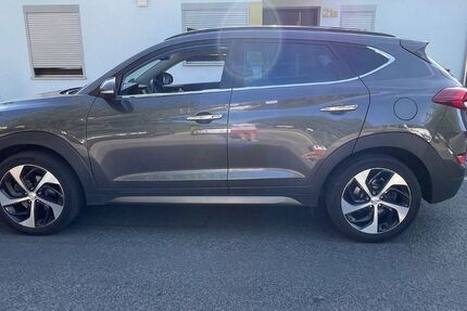 Hyundai TUCSON 110.000 km 15.790 &euro; Göttingen 37077