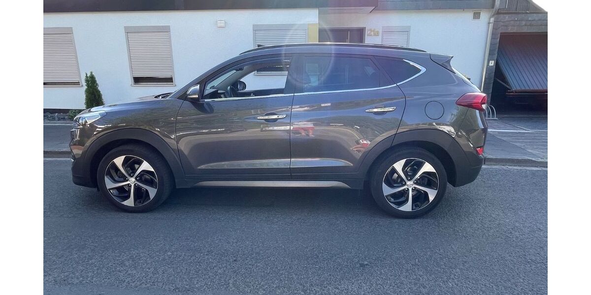 Hyundai TUCSON 110.000 km 15.790 &euro; Göttingen 37077