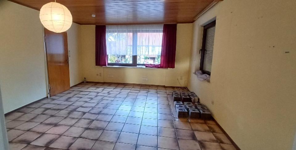 Einfamilienhaus in Wolbrechtshausen 200m2, teilsaniert 7 zimmer