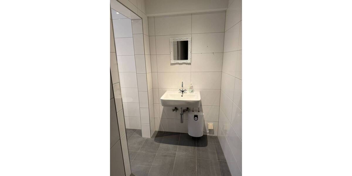 Praxis Büro Laden mit 2,5 Zimmern 2 zimmer