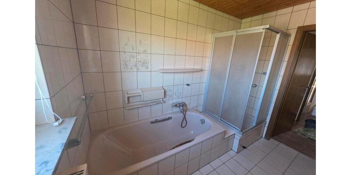 Dachgeschoßwohnung Dransfeld - 3 Zimmer, 94 m&sup2;, 800&euro; | Angebot:26272820