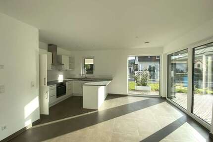 Haus zum Mieten in Waake 1.550 € 145 m²