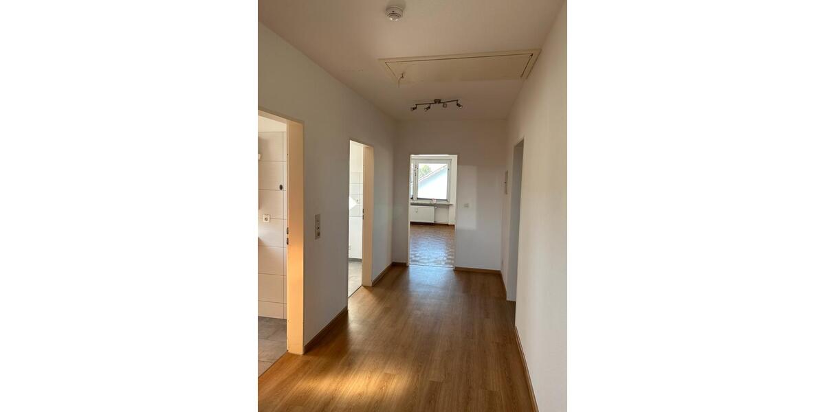 Dachgeschoßwohnung Göttingen - 3 Zimmer, 72 m&sup2;, 780&euro; | Angebot:26394120