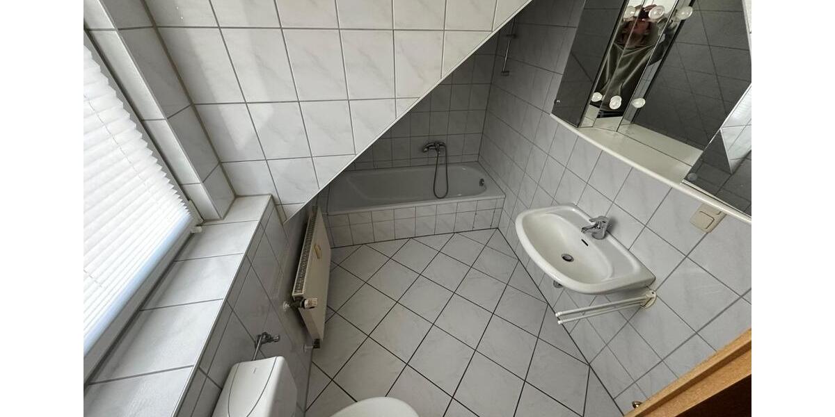 Dachgeschoßwohnung Nörten-Hardenberg Hardenberg - 3.5 Zimmer, 105 m&sup2;, 850&euro; | Angebot:25754001