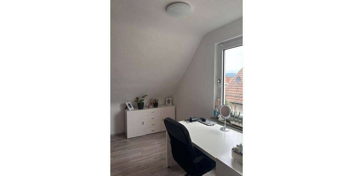 Helle Dachgeschosswohnung 3 zimmer