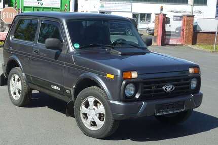 Lada Urban 59.915 km 13.700 &euro; Adelebsen, Flecken 37139